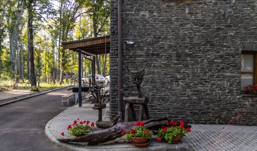 4 vszak Hegyihotel Mtrahza - Kedvezmnyes r csaldok rszreak (1 jtl)