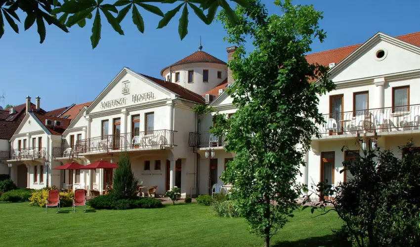 Ametiszt Hotel Harkány - Kedvezményes ár családok részéreak reggelis ellátással