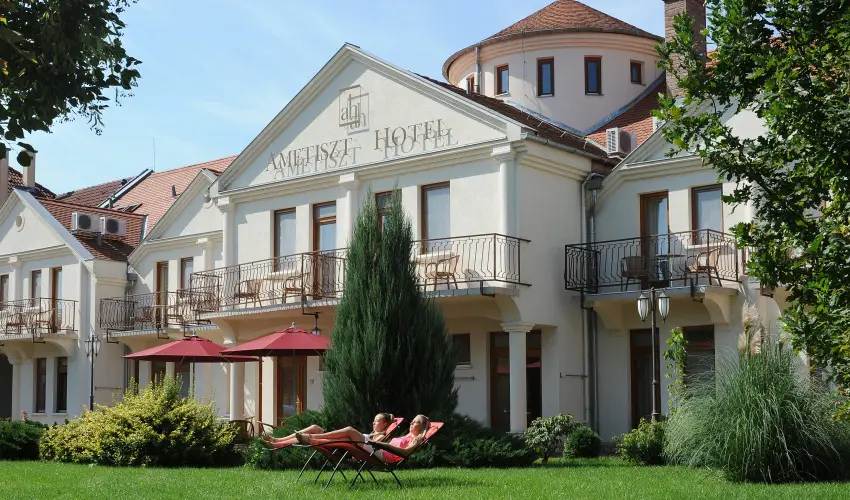 Ametiszt Hotel Harkány - Kedvezményes ár családok részéreak reggelis ellátással