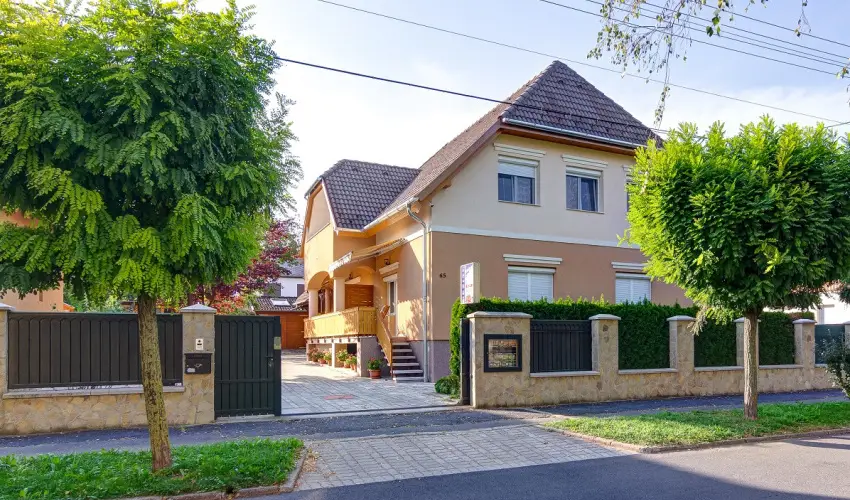 Andrea Villa Hvz - Kedvezmnyes r csaldok rszreak (1 jtl)