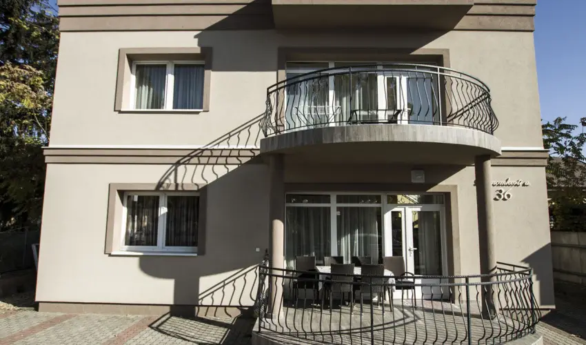 Anna Vendghz Hajdszoboszl - Kedvezmnyes r csaldok rszreak (1 jtl)