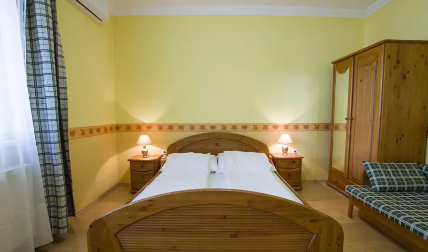 Anna Vendghz Hajdszoboszl - Kedvezmnyes r csaldok rszreak (1 jtl)