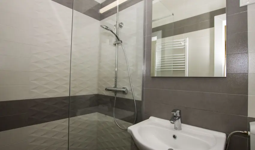 Anna Vendghz Hajdszoboszl - Kedvezmnyes r csaldok rszreak (1 jtl)