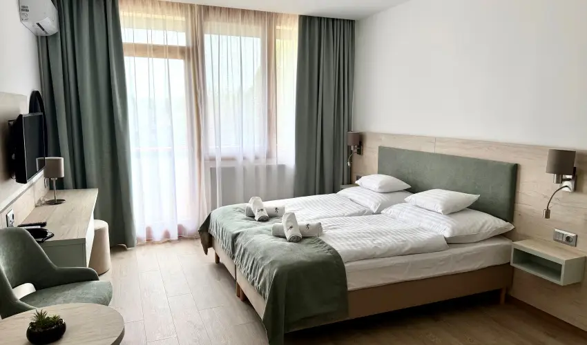 Apartman Hotel B�k, B�kf�rd� - Kedvezm�nyes �r csal�dok r�sz�reak f�lpanzi�s ell�t�ssal (1 �jt�l)