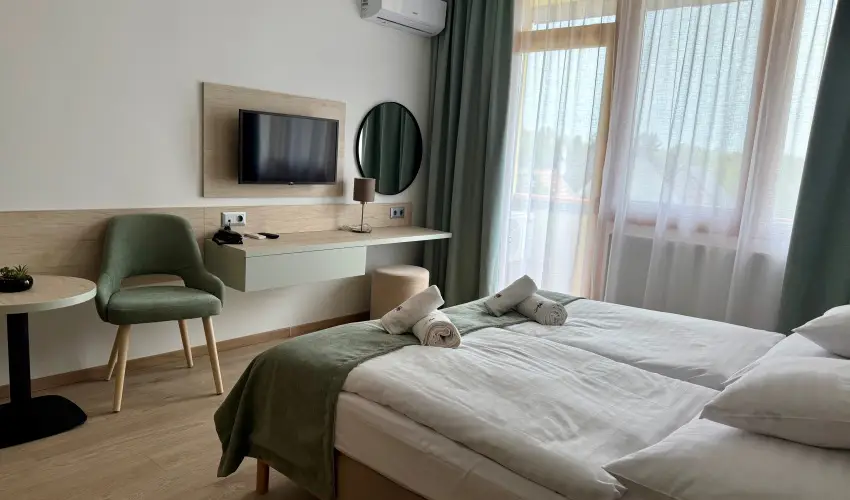 Apartman Hotel B�k, B�kf�rd� - Kedvezm�nyes �r csal�dok r�sz�reak f�lpanzi�s ell�t�ssal (1 �jt�l)