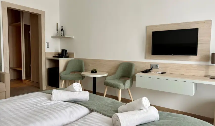 Apartman Hotel B�k, B�kf�rd� - Kedvezm�nyes �r csal�dok r�sz�reak f�lpanzi�s ell�t�ssal (1 �jt�l)