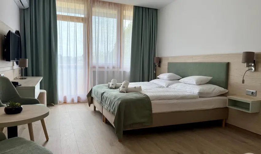 Apartman Hotel B�k, B�kf�rd� - Kedvezm�nyes �r csal�dok r�sz�reak f�lpanzi�s ell�t�ssal (1 �jt�l)