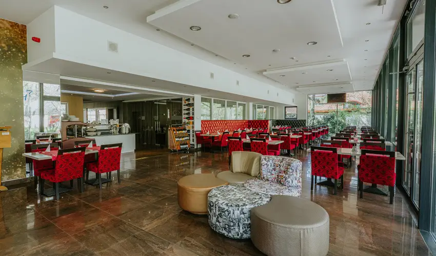 Aqua Hotel Gyula - Kedvezmnyes r csaldok rszreak flpanzis elltssal (1 jtl)