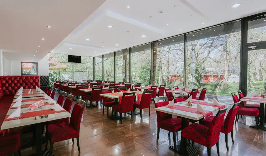 Aqua Hotel Gyula - Kedvezmnyes r csaldok rszreak flpanzis elltssal (1 jtl)