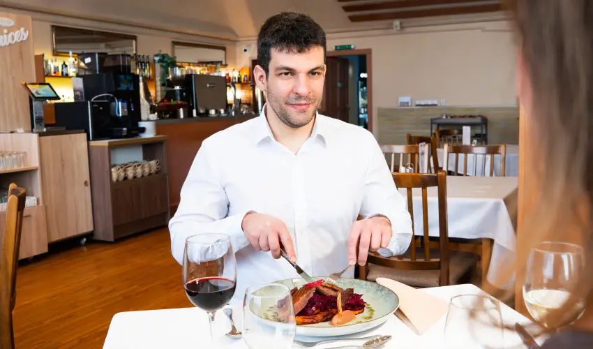 Aranyhomok Hotel Business & Relax Kecskem�t - Kedvezm�nyes �r csal�dok r�sz�reak f�lpanzi�s ell�t�ssal (1 �jt�l)