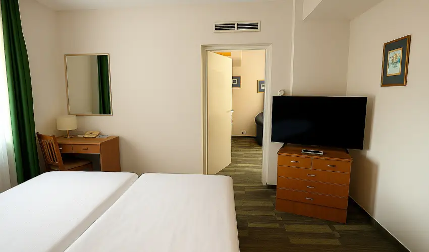Aranyhomok Hotel Business & Relax Kecskem�t - Kedvezm�nyes �r csal�dok r�sz�reak f�lpanzi�s ell�t�ssal (1 �jt�l)