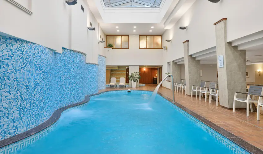 Aranyhomok Hotel Business & Relax Kecskem�t - El�refizet�si kedvezm�ny teljes ell�t�ssal (1 �jt�l)