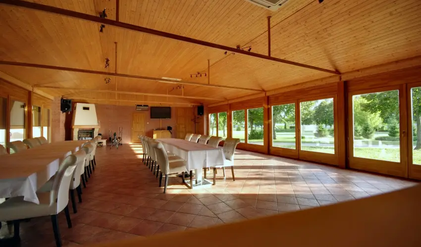 Arcanum Hotel Békéscsaba - Kedvezményes ár családok részéreak reggelis ellátással (1 éjtől)