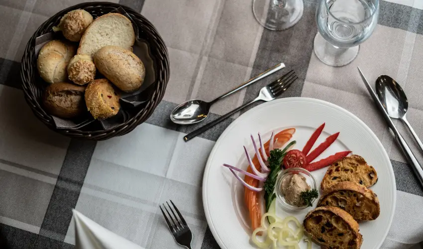 Arcanum Hotel B�k�scsaba - Fedezz�k fel B�k�scsab�t Munk�csy nyom�ban, f�rd�bel�p�vel (min. 2 �j)
