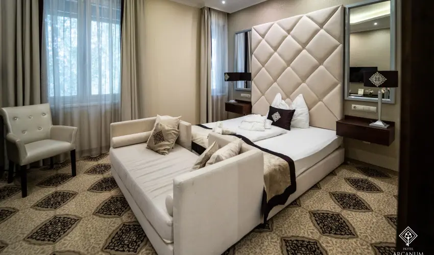 Arcanum Hotel B�k�scsaba - Fedezz�k fel B�k�scsab�t Munk�csy nyom�ban, f�rd�bel�p�vel (min. 2 �j)