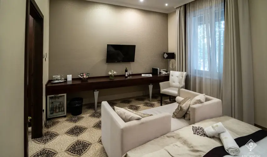 Arcanum Hotel B�k�scsaba - Fedezz�k fel B�k�scsab�t Munk�csy nyom�ban, f�rd�bel�p�vel (min. 2 �j)