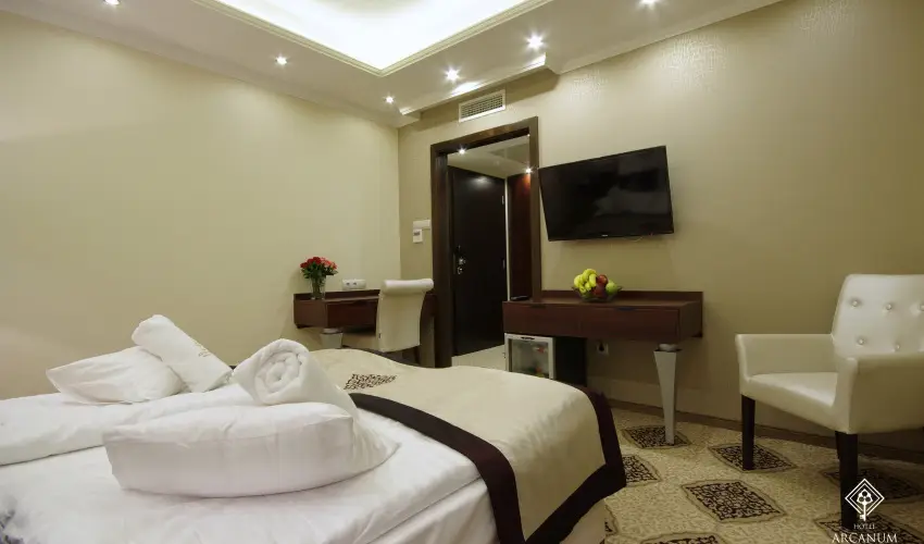 Arcanum Hotel B�k�scsaba - Fedezz�k fel B�k�scsab�t Munk�csy nyom�ban, f�rd�bel�p�vel (min. 2 �j)