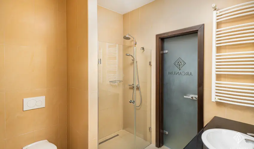 Arcanum Hotel B�k�scsaba - Fedezz�k fel B�k�scsab�t Munk�csy nyom�ban, f�rd�bel�p�vel (min. 2 �j)