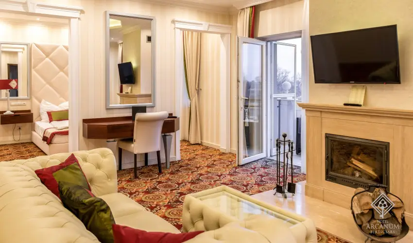 Arcanum Hotel B�k�scsaba - Fedezz�k fel B�k�scsab�t Munk�csy nyom�ban, f�rd�bel�p�vel (min. 2 �j)
