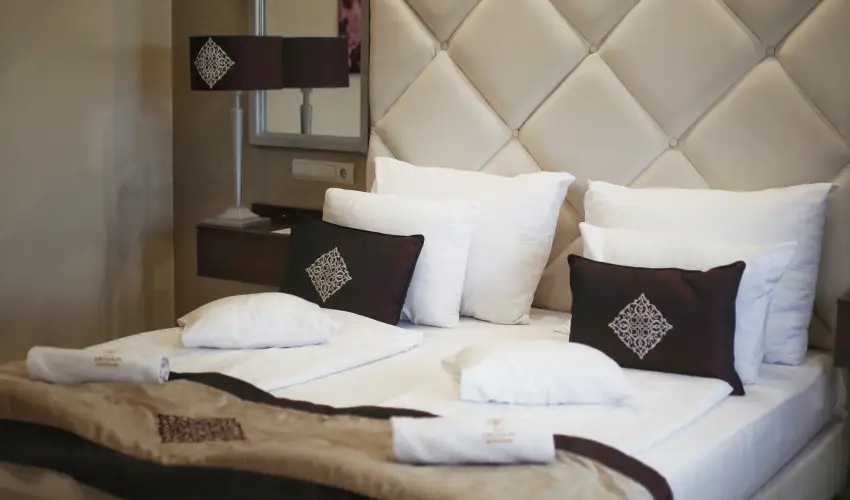 Arcanum Hotel B�k�scsaba - Fedezz�k fel B�k�scsab�t Munk�csy nyom�ban, f�rd�bel�p�vel (min. 2 �j)