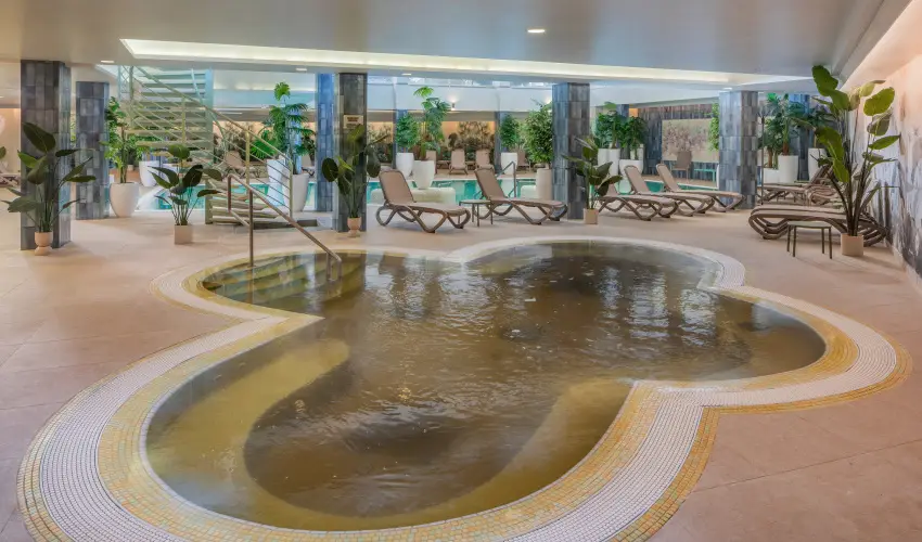 Hotel Atlantis Wellness & Conference Hajdszoboszl - Kedvezmnyes r flpanzis elltssal (min. 4 j)
