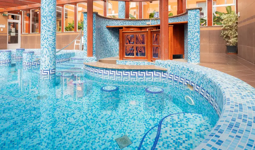 Bagolyvr Inrcs Inrcs - Wellness dls Budapest mellett (1 jtl)