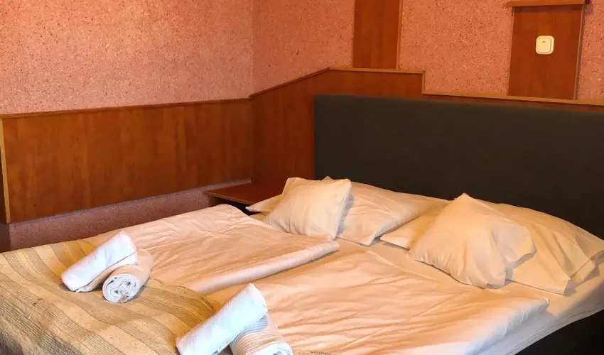 Bagolyvr Inrcs Inrcs - Wellness dls Budapest mellett (1 jtl)