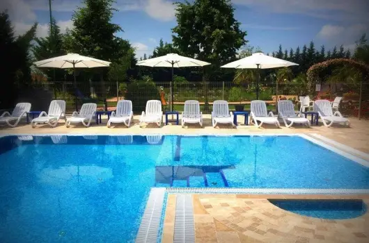 Bagolyv�r In�rcs - Wellness �d�l�s Budapest mellett