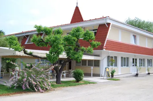 Balance Resort Panzi� - Kedvezm�nyes �r csal�dok r�sz�reak f�lpanzi�s ell�t�ssal