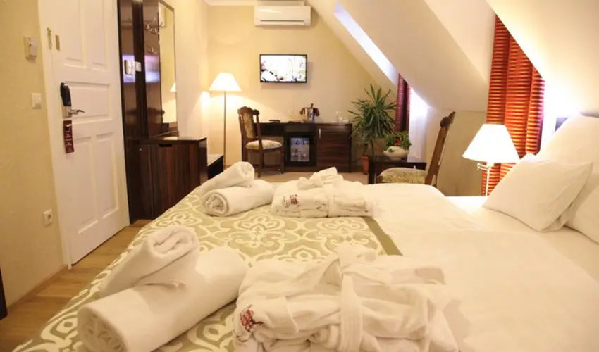 Batthy�ny Kast�lysz�ll� Zalacs�ny - Kedvezm�nyes �r csal�dok r�sz�reak f�lpanzi�s ell�t�ssal (1 �jt�l)