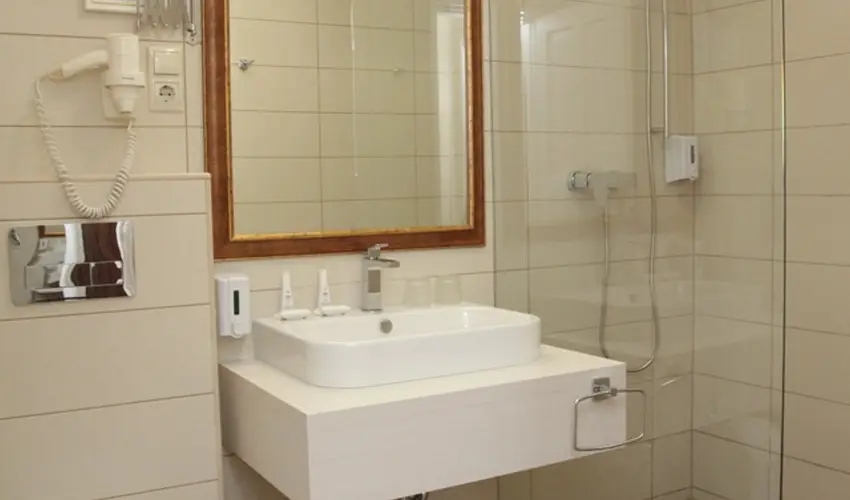 Batthy�ny Kast�lysz�ll� Zalacs�ny - Kedvezm�nyes �r csal�dok r�sz�reak f�lpanzi�s ell�t�ssal (1 �jt�l)