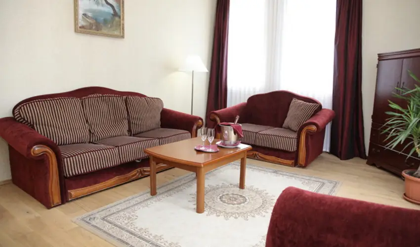 Batthy�ny Kast�lysz�ll� Zalacs�ny - Kedvezm�nyes �r csal�dok r�sz�reak f�lpanzi�s ell�t�ssal (1 �jt�l)