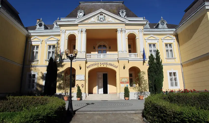 Batthy�ny Kast�lysz�ll� Zalacs�ny - Kedvezm�nyes �r csal�dok r�sz�reak f�lpanzi�s ell�t�ssal (1 �jt�l)