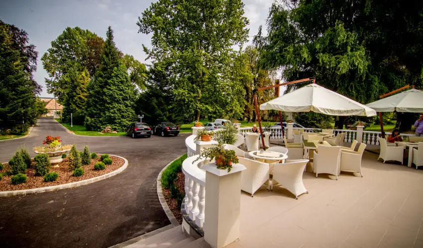 Batthy�ny K�ria Zalacs�ny - Kedvezm�nyes �r csal�dok r�sz�reak f�lpanzi�s ell�t�ssal (1 �jt�l)