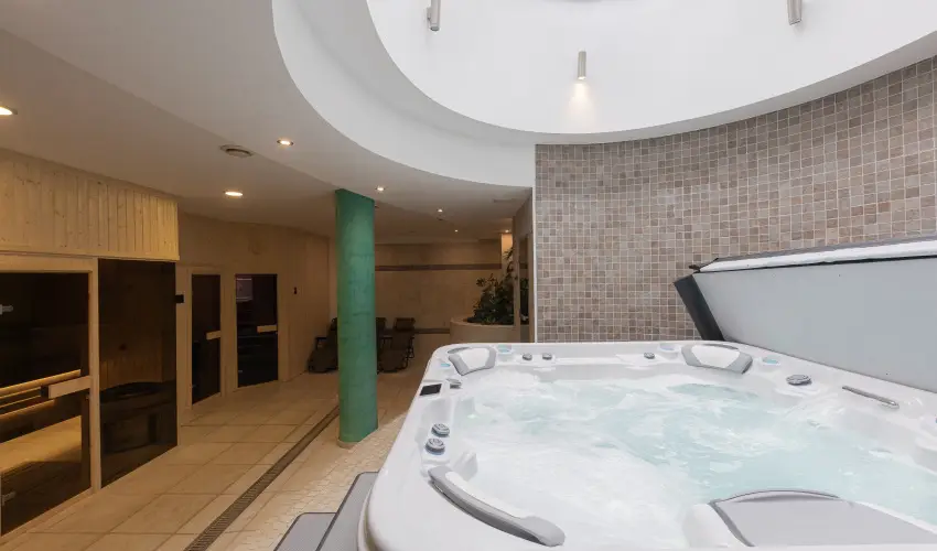 Bazilika alatti Panzi Esztergom - szi-tli feltltds teljes elltssal a Bazilika szomszdsgban (min. 2 j)