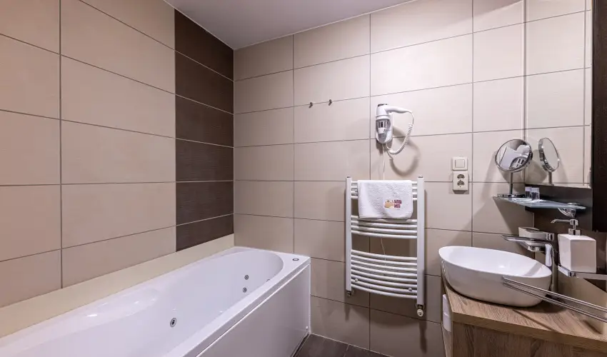 Bazilika alatti Panzi Esztergom - szi-tli feltltds teljes elltssal a Bazilika szomszdsgban (min. 2 j)