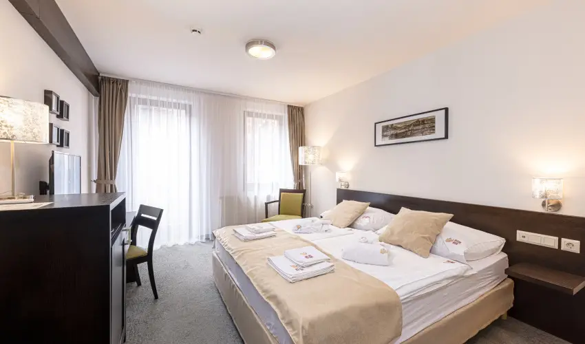 Bazilika alatti Panzi Esztergom - szi-tli feltltds teljes elltssal a Bazilika szomszdsgban (min. 2 j)