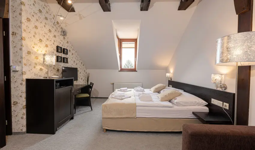 Bazilika alatti Panzi Esztergom - szi-tli feltltds teljes elltssal a Bazilika szomszdsgban (min. 2 j)