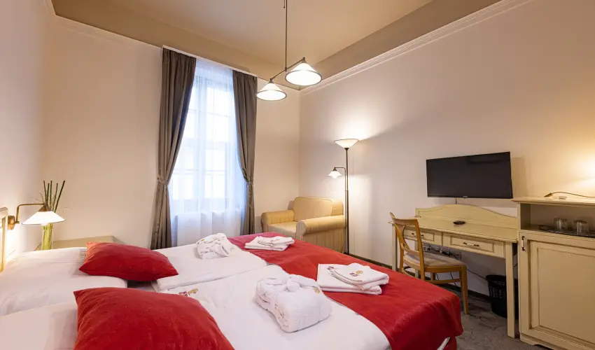 Bazilika alatti Panzi Esztergom - szi-tli feltltds teljes elltssal a Bazilika szomszdsgban (min. 2 j)