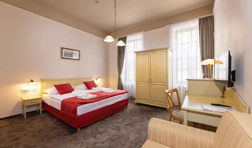 Bazilika alatti Panzi Esztergom - szi-tli feltltds teljes elltssal a Bazilika szomszdsgban (min. 2 j)