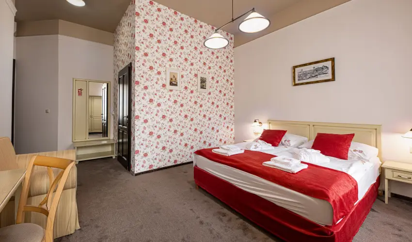 Bazilika alatti Panzi Esztergom - szi-tli feltltds teljes elltssal a Bazilika szomszdsgban (min. 2 j)