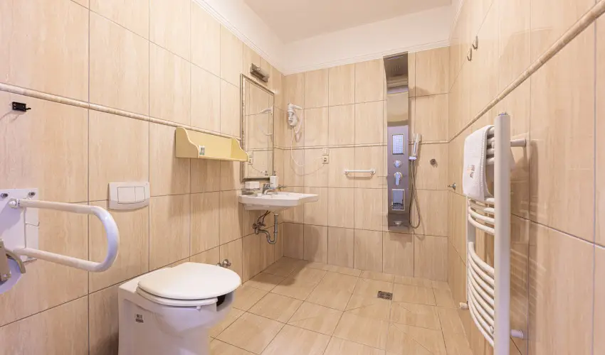 Bazilika alatti Panzi Esztergom - szi-tli feltltds teljes elltssal a Bazilika szomszdsgban (min. 2 j)