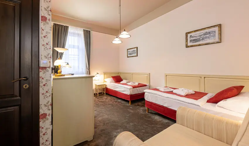 Bazilika alatti Panzi Esztergom - szi-tli feltltds teljes elltssal a Bazilika szomszdsgban (min. 2 j)