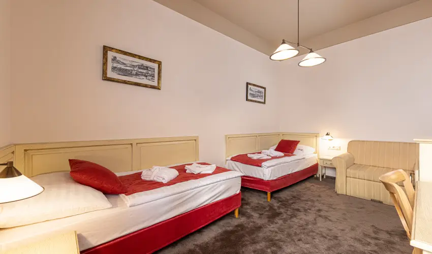 Bazilika alatti Panzi Esztergom - szi-tli feltltds teljes elltssal a Bazilika szomszdsgban (min. 2 j)