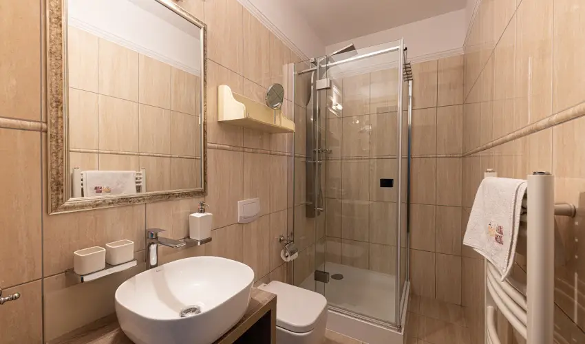 Bazilika alatti Panzi Esztergom - szi-tli feltltds teljes elltssal a Bazilika szomszdsgban (min. 2 j)