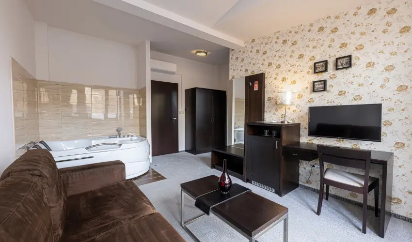 Bazilika alatti Panzi Esztergom - szi-tli feltltds teljes elltssal a Bazilika szomszdsgban (min. 2 j)