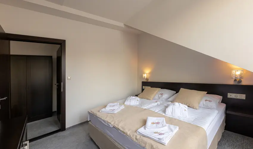 Bazilika alatti Panzi Esztergom - szi-tli feltltds teljes elltssal a Bazilika szomszdsgban (min. 2 j)