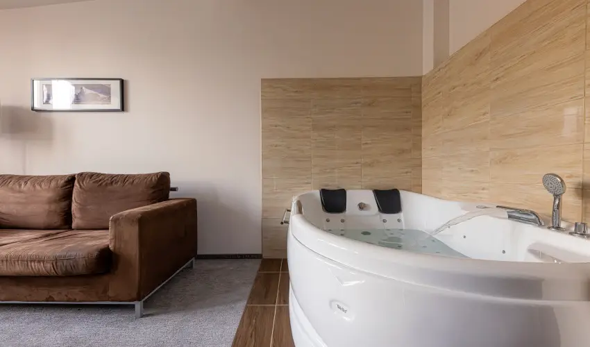 Bazilika alatti Panzi Esztergom - szi-tli feltltds teljes elltssal a Bazilika szomszdsgban (min. 2 j)