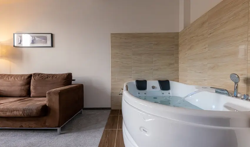 Bazilika alatti Panzi Esztergom - szi-tli feltltds teljes elltssal a Bazilika szomszdsgban (min. 2 j)