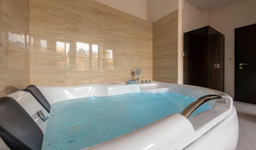 Bazilika alatti Panzi Esztergom - szi-tli feltltds teljes elltssal a Bazilika szomszdsgban (min. 2 j)